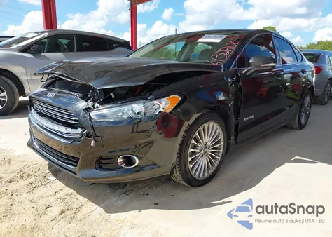 2013 Ford Fusion Hybrid Titanium from USA, damaged, VIN 3FA6P0RU1DR356464